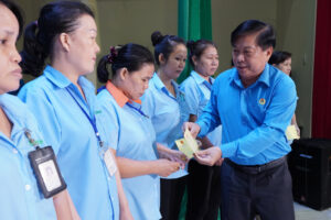 Bài viết này sẽ tập trung vào lễ phát động Tháng Công nhân và Tháng Hành động về An toàn,
